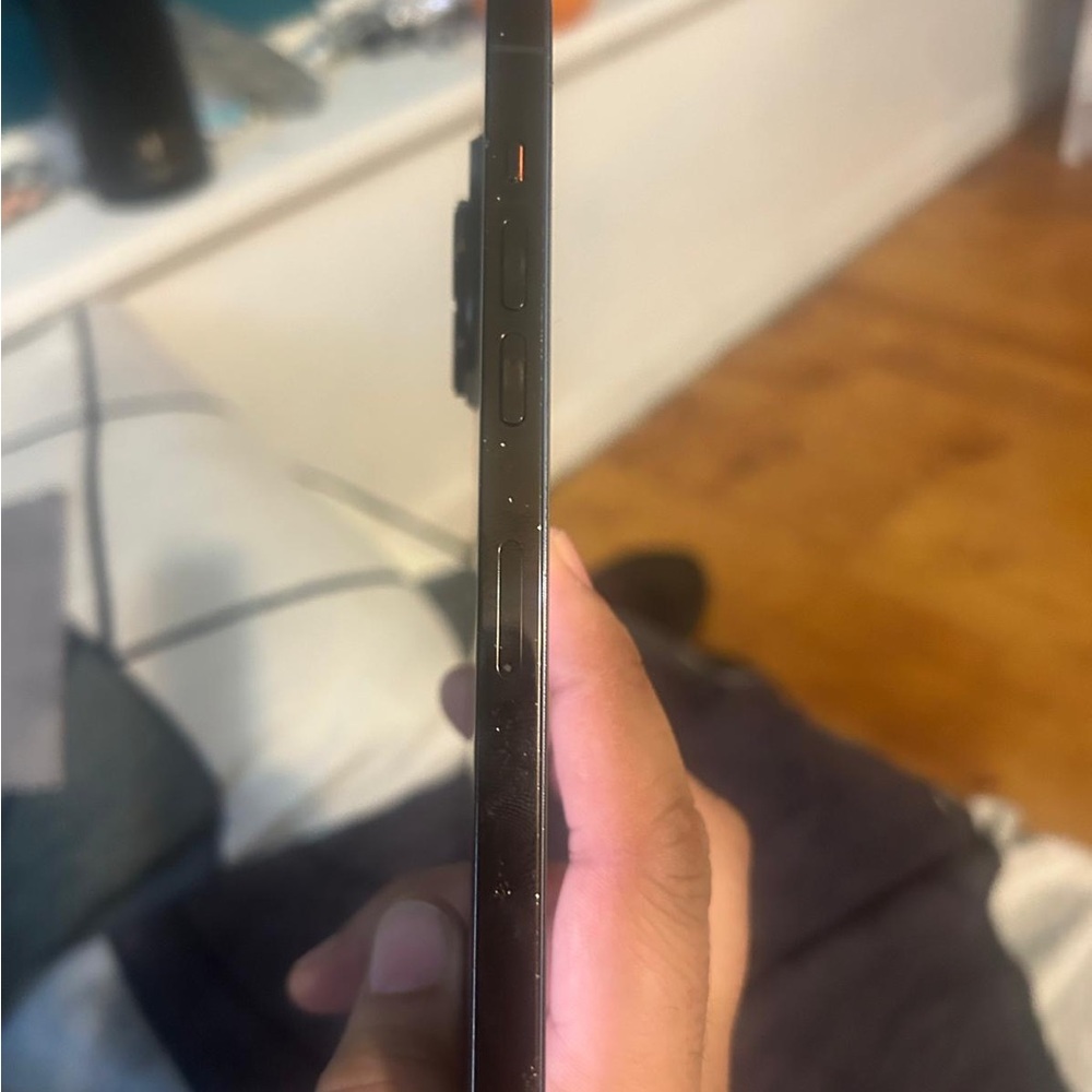 I phone 14 pro max 100%battery life with original box and charger - Picture 2 of 4